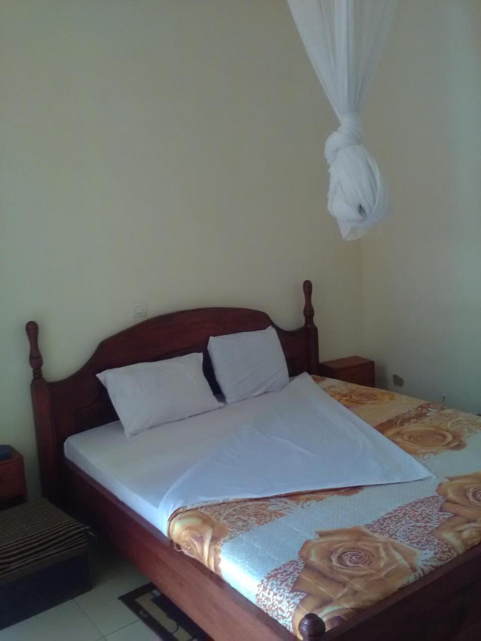 Gloria Motel Cyangugu Экстерьер фото