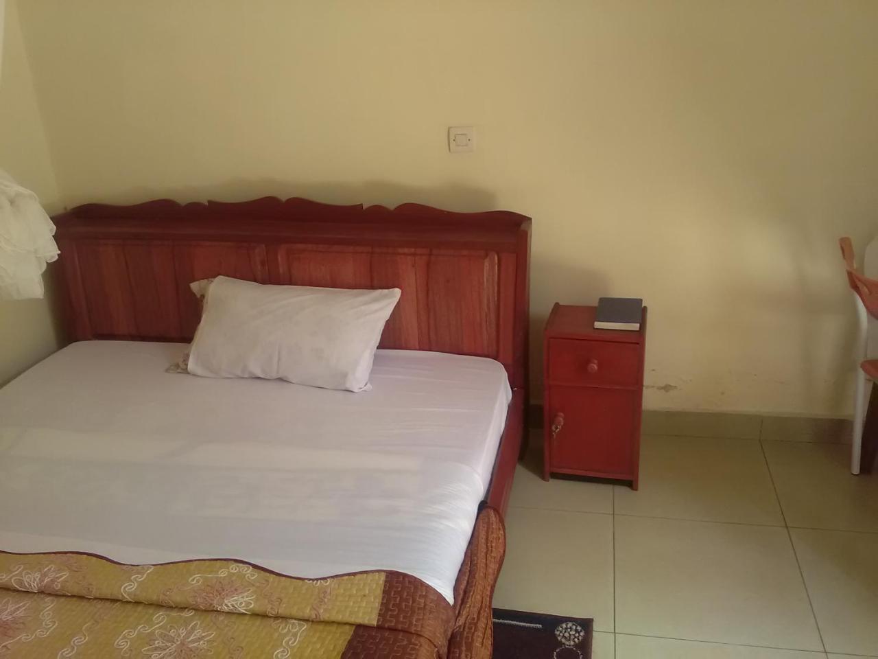 Gloria Motel Cyangugu Экстерьер фото