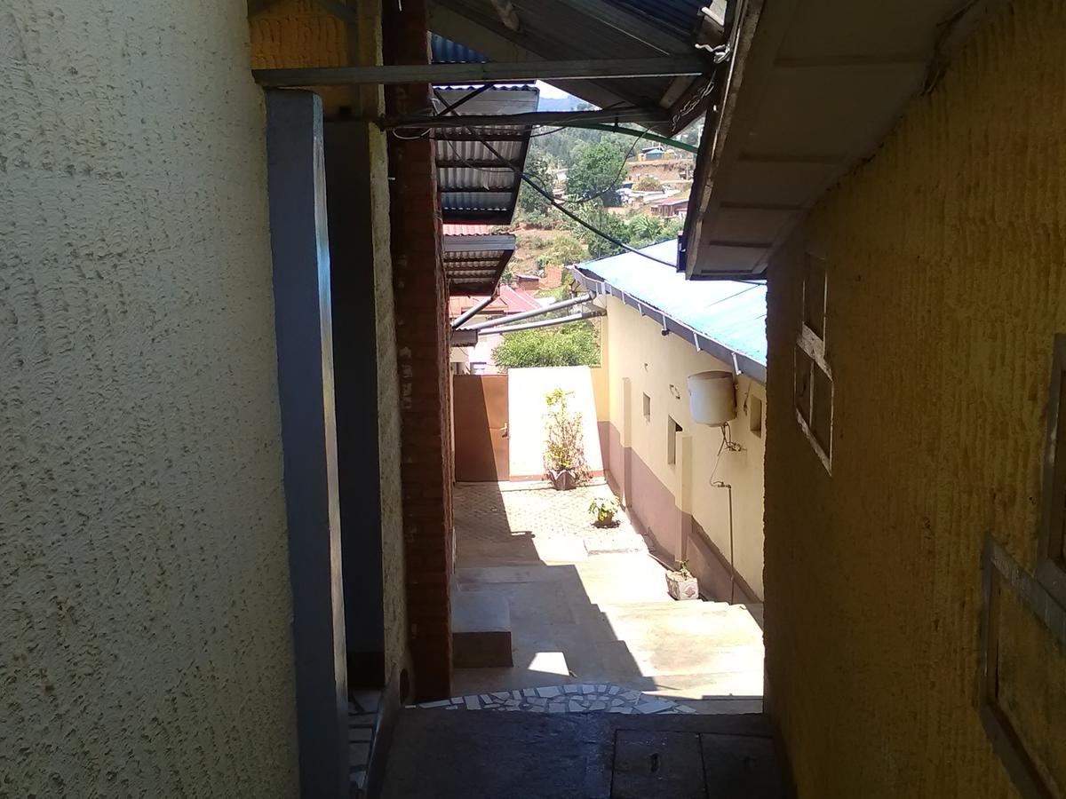 Gloria Motel Cyangugu Экстерьер фото